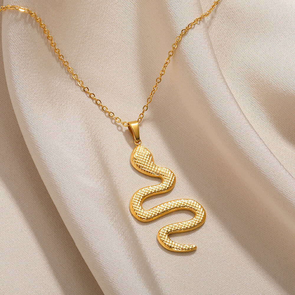 Collier pendentif serpent doré rétro