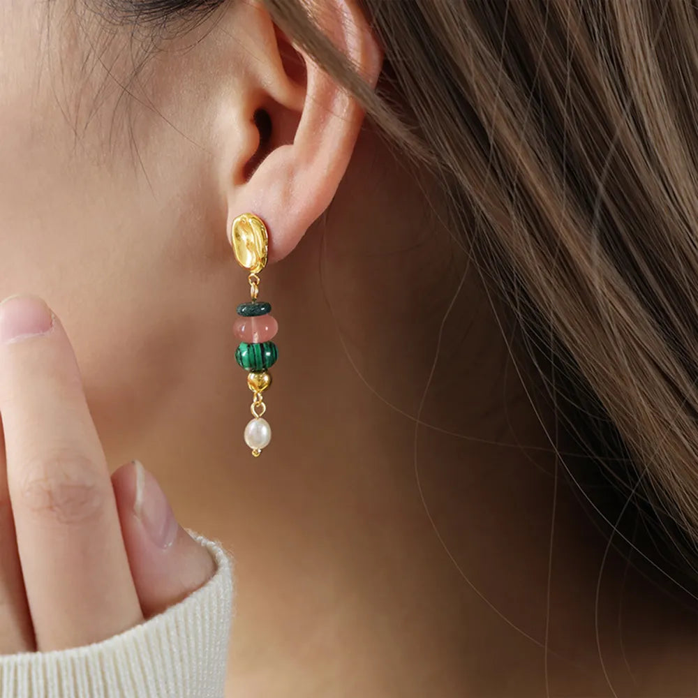 Boucles d’oreilles pendantes en pierre naturelle et perles d’eau douce