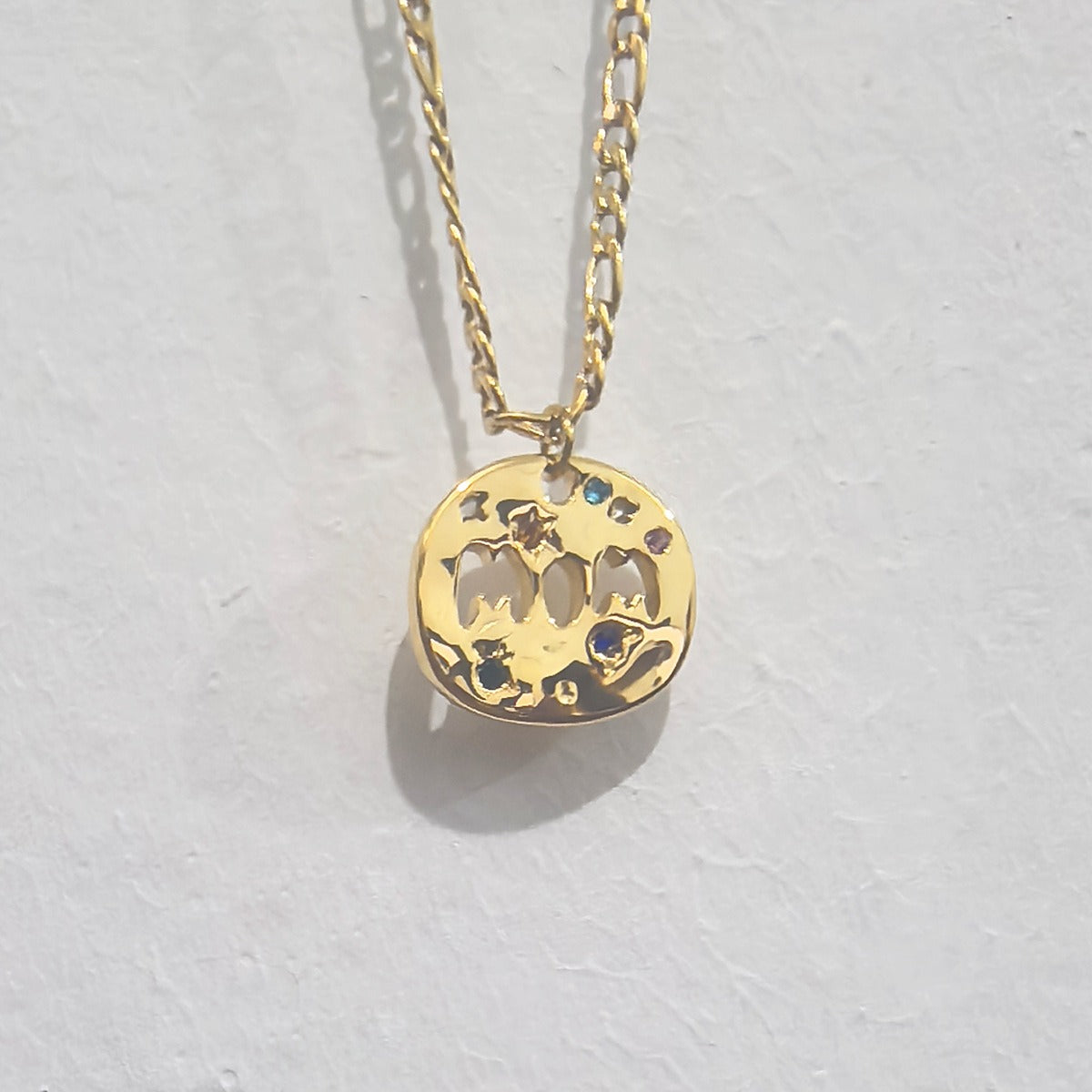 Collier rond à inscription Mama, Mom ou LOVE