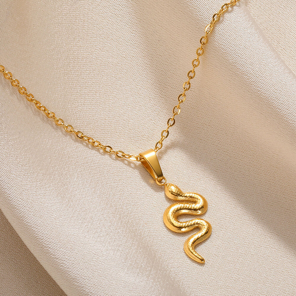 Collier pendentif serpent doré rétro