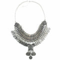 Collier plastron argenté vintage à médailles