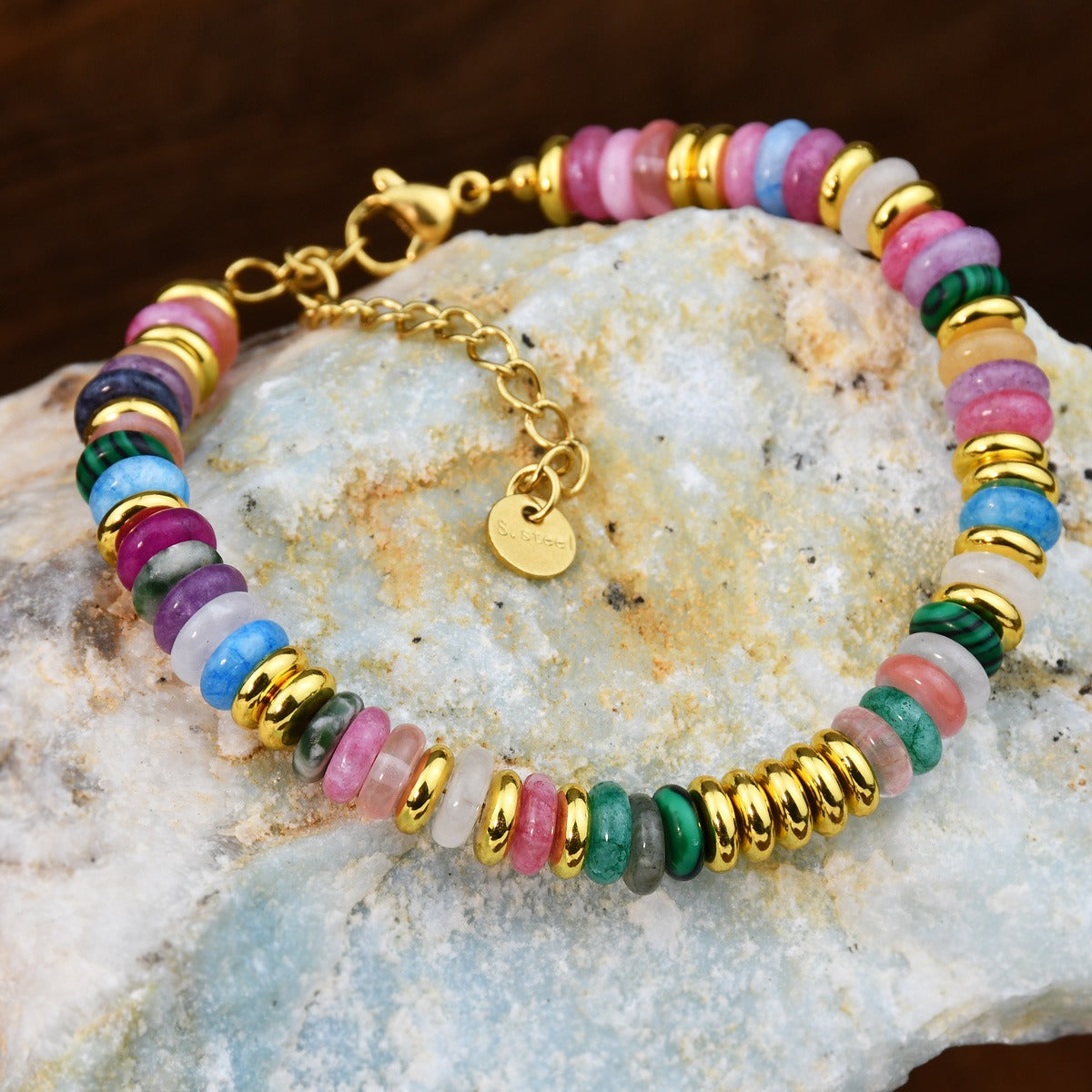 Bracelet en perles de pierres naturelles colorées