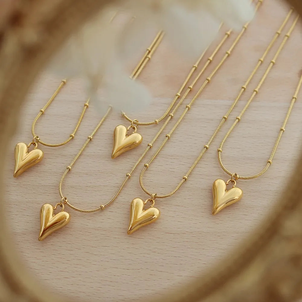 Collier cœur minimaliste en acier titane
