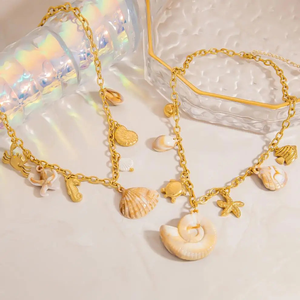 Collier coquillage doré en cuivre